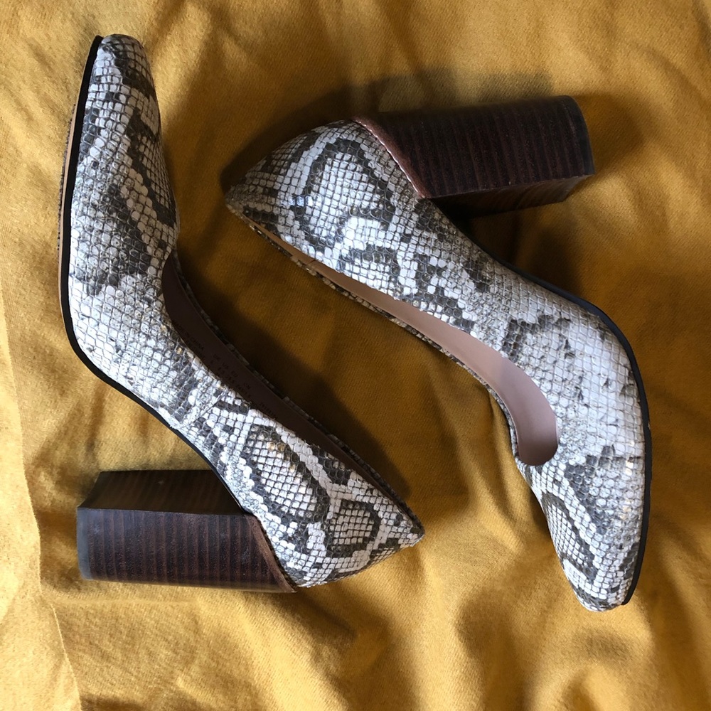 Clarks Crumble Cream Snake Block Heel pumps